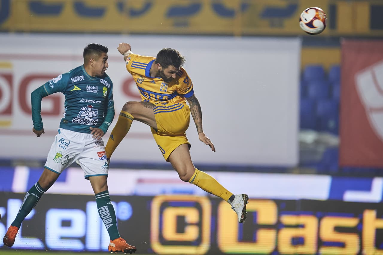 Gignac abrió el marcador a los 40’ del juego y el ex de Pumas creció la ventaja a los 68’. La ofensiva universitaria mostró variantes interesantes durante el encuentro. En la J2 de la competición, Tigres visitará a Santos y León recibirá a Pachuca.