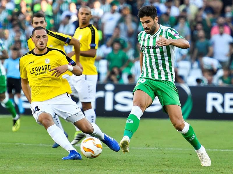 Los dirigidos por Quique Setién le dieron trámite y manejo al balón pero durante el primer tiempo no fueron efectivos.
