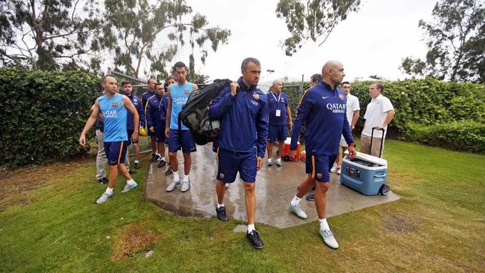 Entre lluvia y calor, el Técnico Luis Enrique lidero a sus jugadores en los entrenamientos