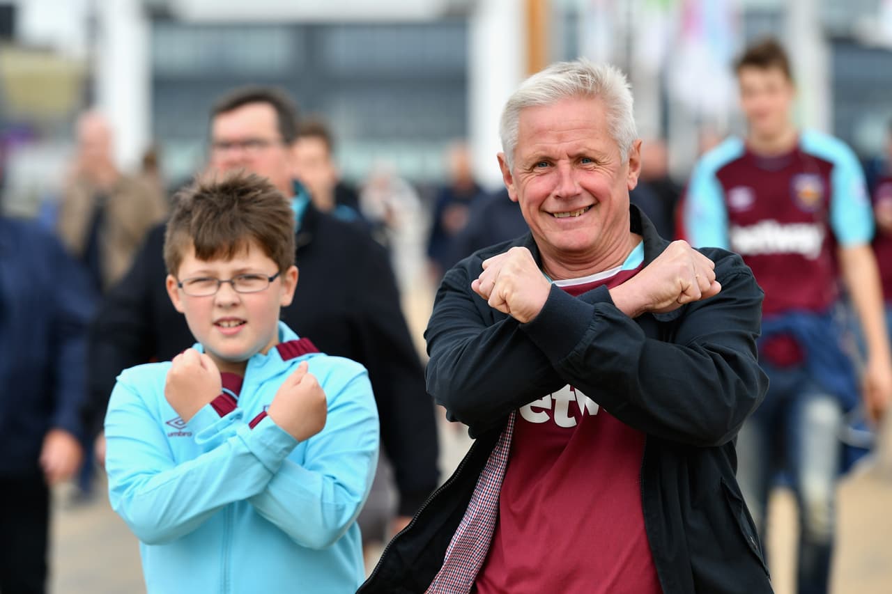 Buen ambiente, familiar y amiguero, entre ellos. Los resultados no han sido los mejores, pero no dejan de acompañar al equipo.