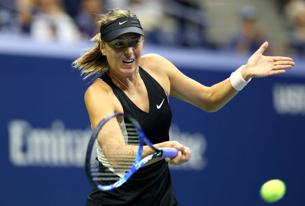 Maria Sharapova (22), exnúmero uno del mundo, se encontró en el camino con la rumana Sorana Cirstea, a quien derrotó por parciales de 6-2 y 7-5 para clasificar a la siguiente ronda del US Open.