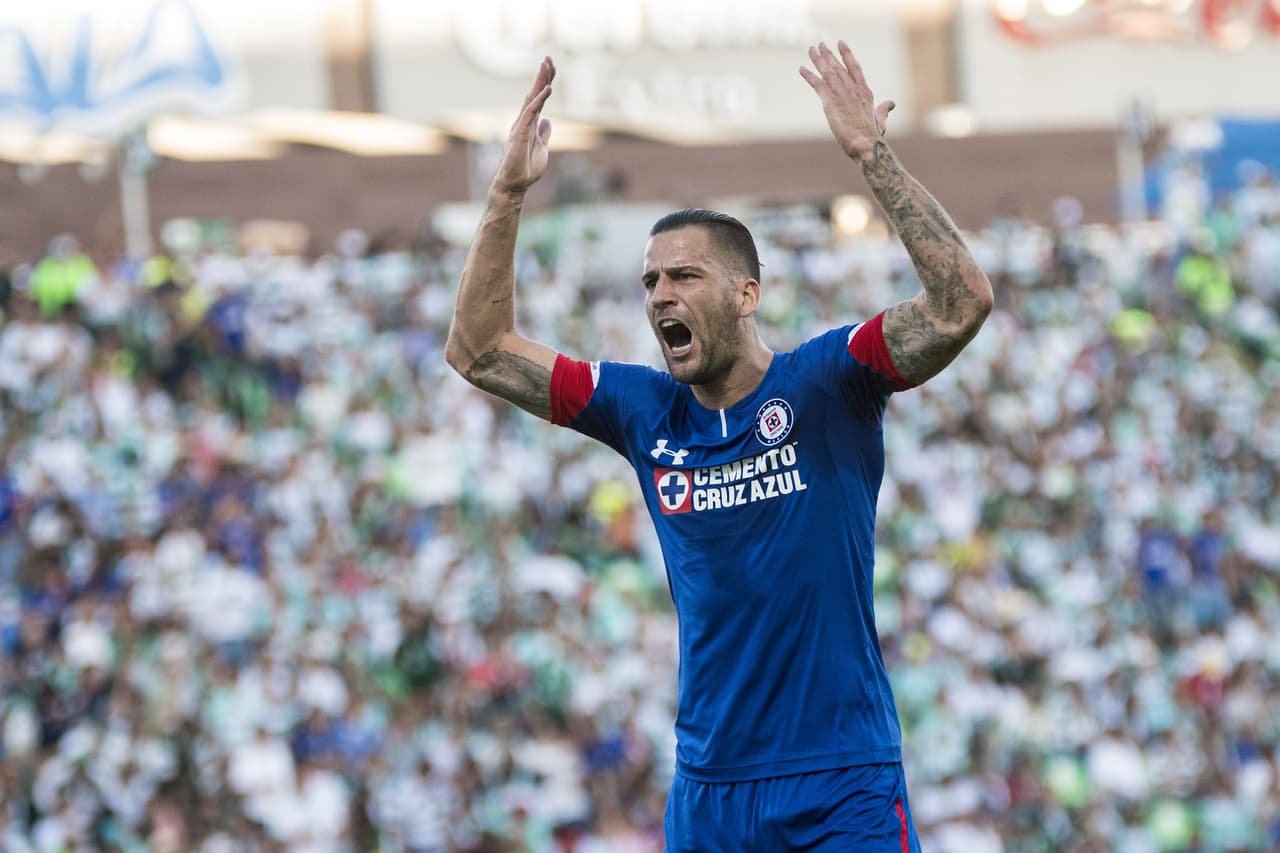 Edgar Méndez (Cruz Azul) - su contrato expira en marzo de 2019 y su valor en el mercado es de 3.4 millones de dólares.