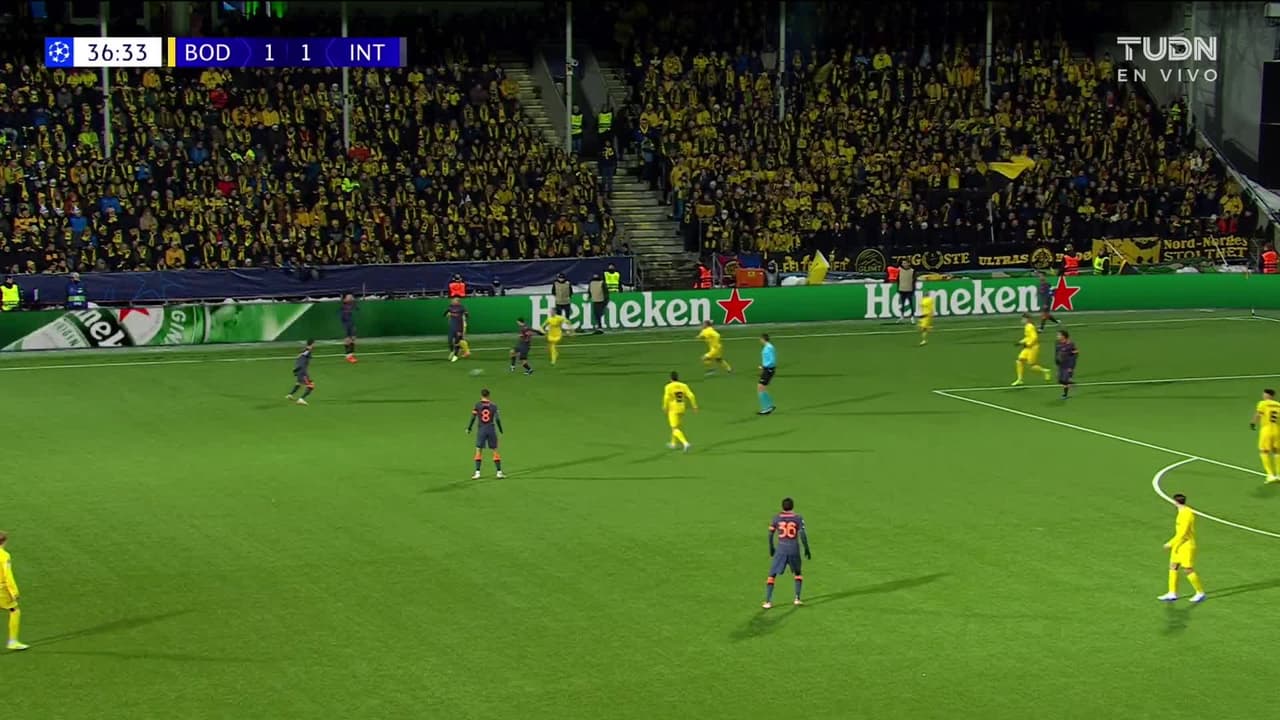 ¡TIRO ATAJADO! disparo por Matteo Darmian.