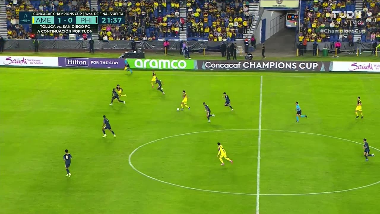 ¡GOL!  anota para América. Álex Zendejas