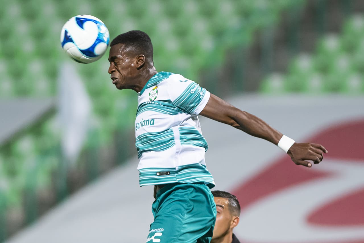 Félix Torres es suspendido 2 partidos por conducta violenta