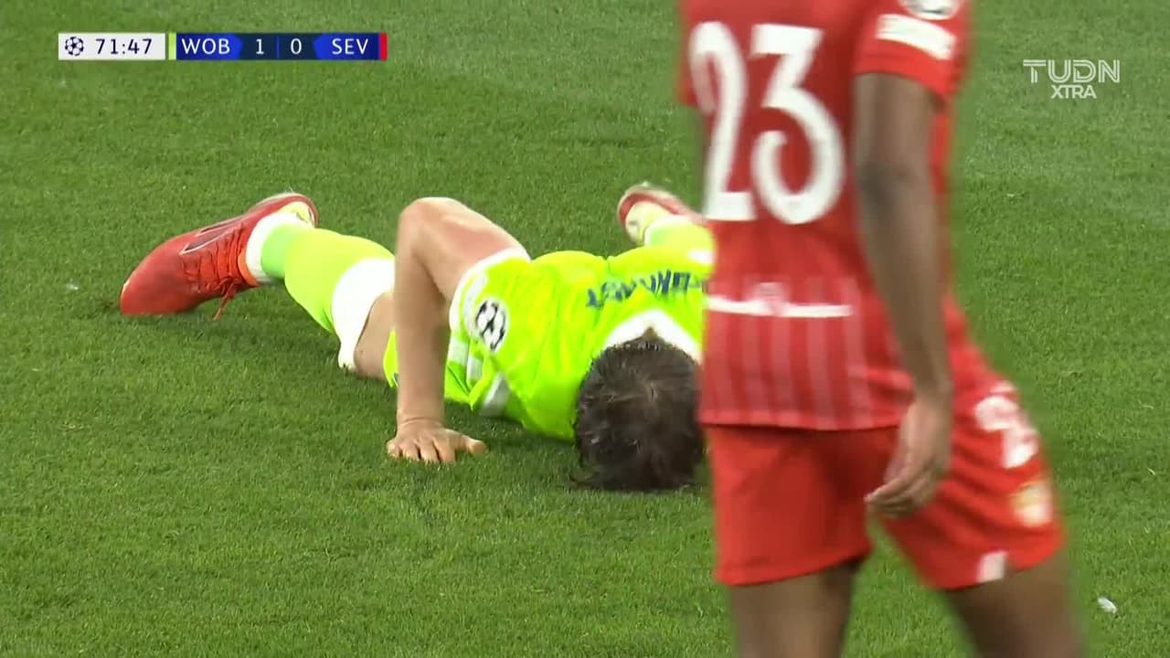 ¡TIRO ATAJADO! disparo por Wout Weghorst.