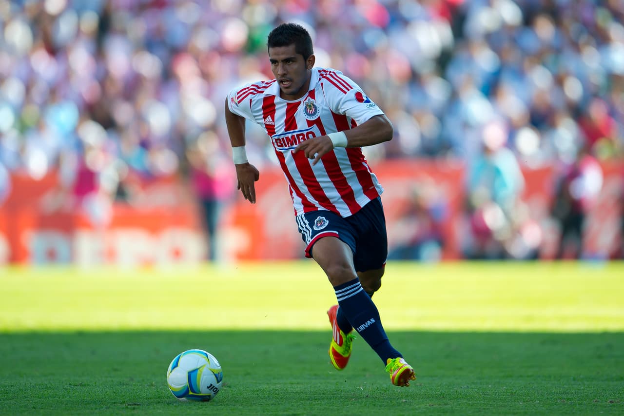 Ponce, elemento que ha sido considerado para la selección mexicana, no marca gol con las Chivas desde hace más de 4 años y en cuestión de asistencias sólo ha repartido 6 con los rojiblancos a lo largo de sus 6 años como profesional.