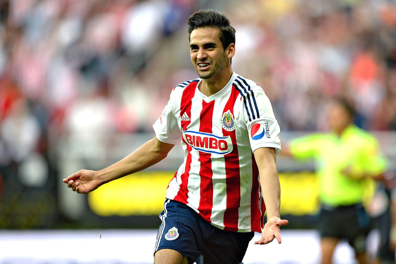 Raúl López, el lateral de Chivas deslumbró a todos el torneo anterior con sus desbordes, buena defensa y excelente toque de balón; incluso varios lo colocaban como elemento para estar en selección mexicana.