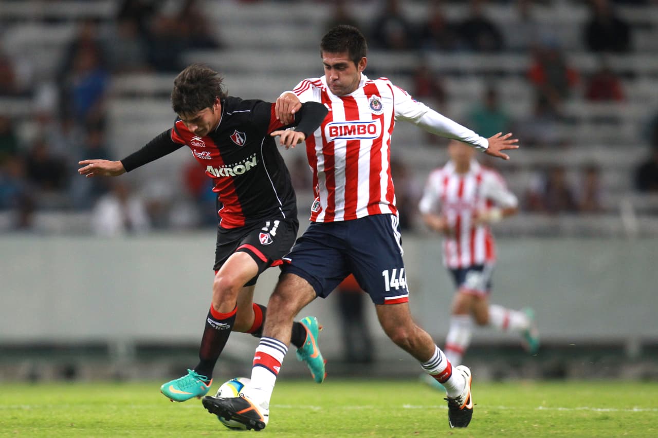 La falta de juego del zaguero preocupa ya que a pesar de la competencia interna con otros elementos no ha sabido mejorar su nivel o destacar para ser considerado para jugar en más juegos. Acumula casi 400 minutos en primera división.