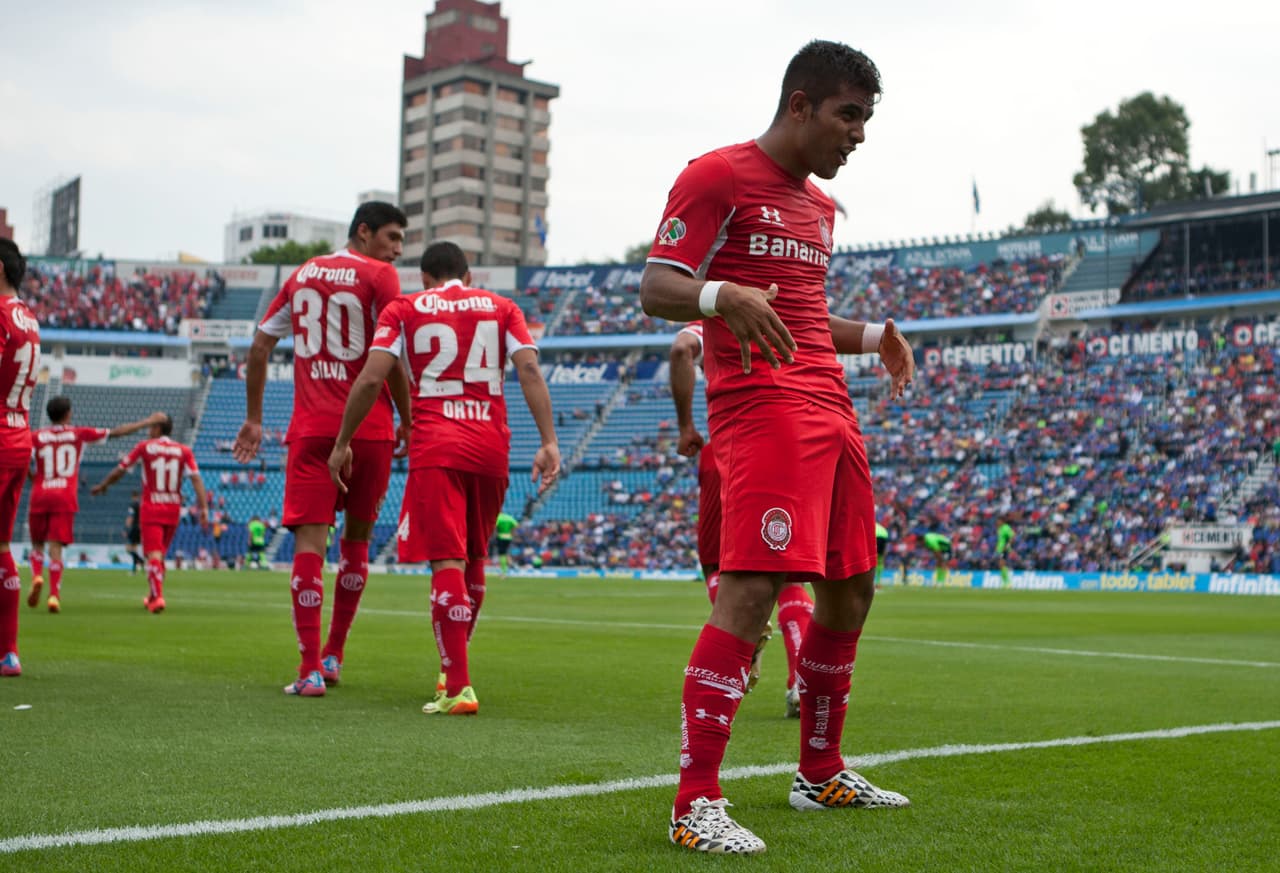 Pues en el 2014 cuando fue prestado al Toluca el defensor con vocación ofensiva tuvo su mejor temporada con 35 partidos como titular con 3 goles y una asistencia en sus registros.
