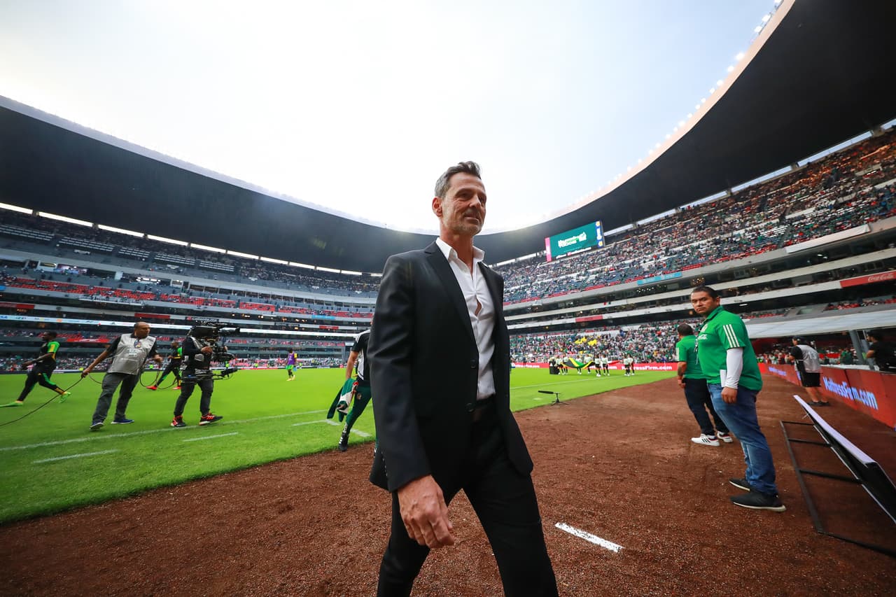 Diego Cocca, abucheado en el Estadio Azteca previo al México vs Jamaica