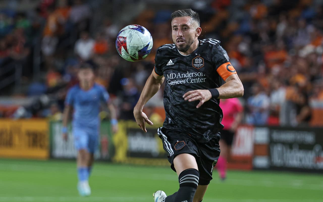 HH y su rivalidad con Chicharito: "Quiero ganarle, la carrilla es divertida"