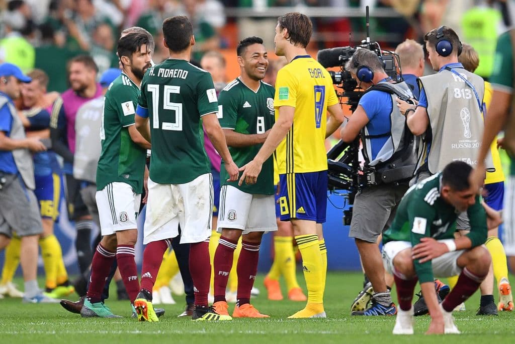 Marco Fabián: 6. El volante mexicano del Eintracht Frankfurt (8) tuvo pocos minutos para lucir. Intentó rápido entrar en contacto con el balón y ser factor de desequilibrió. Tuvo un buen tiro a gol.