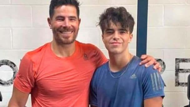 El México-inglés Jordi Sada hace gol con Crystal Palace ante Villa