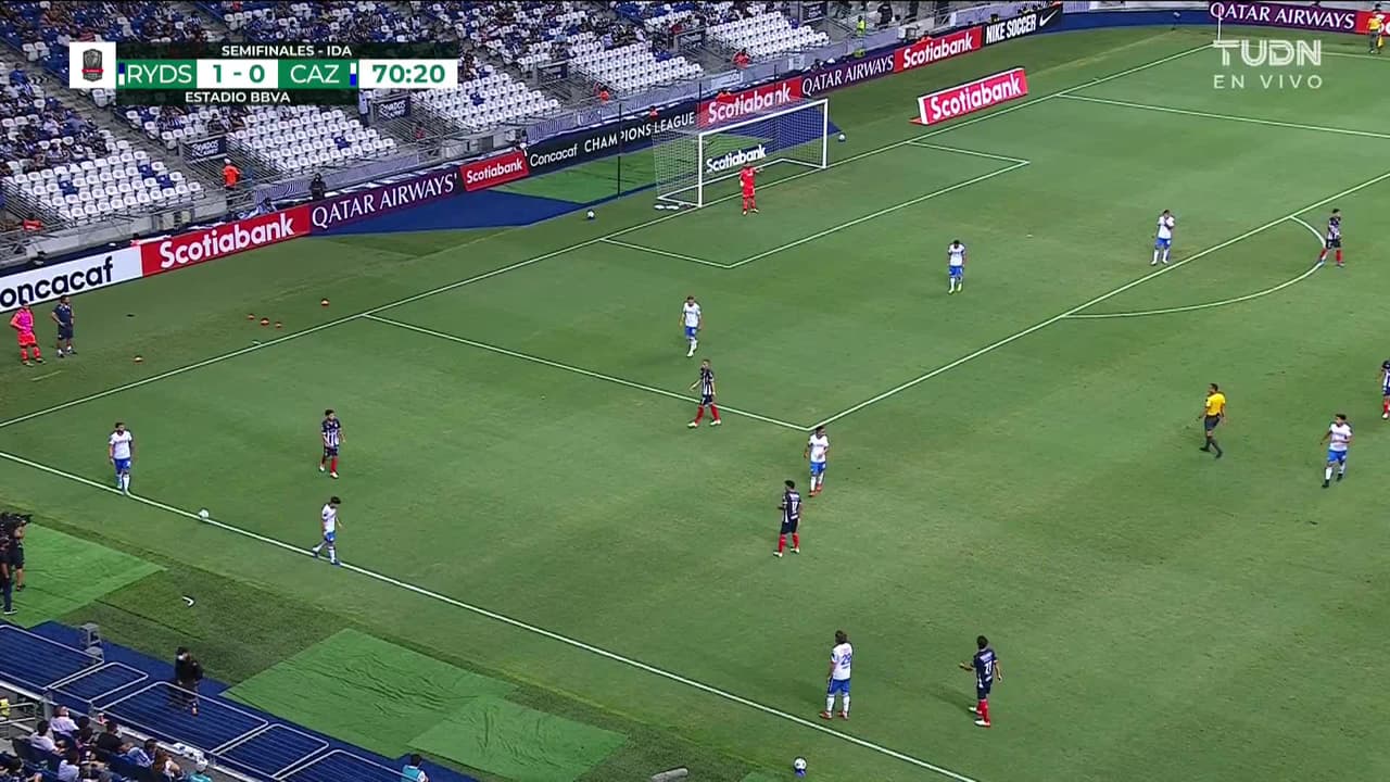 ¡TIRO ATAJADO! disparo por Jonathan Rodríguez.