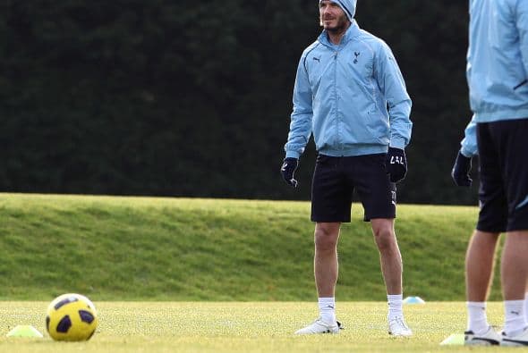 Practicó algunos disparos de media distancia.