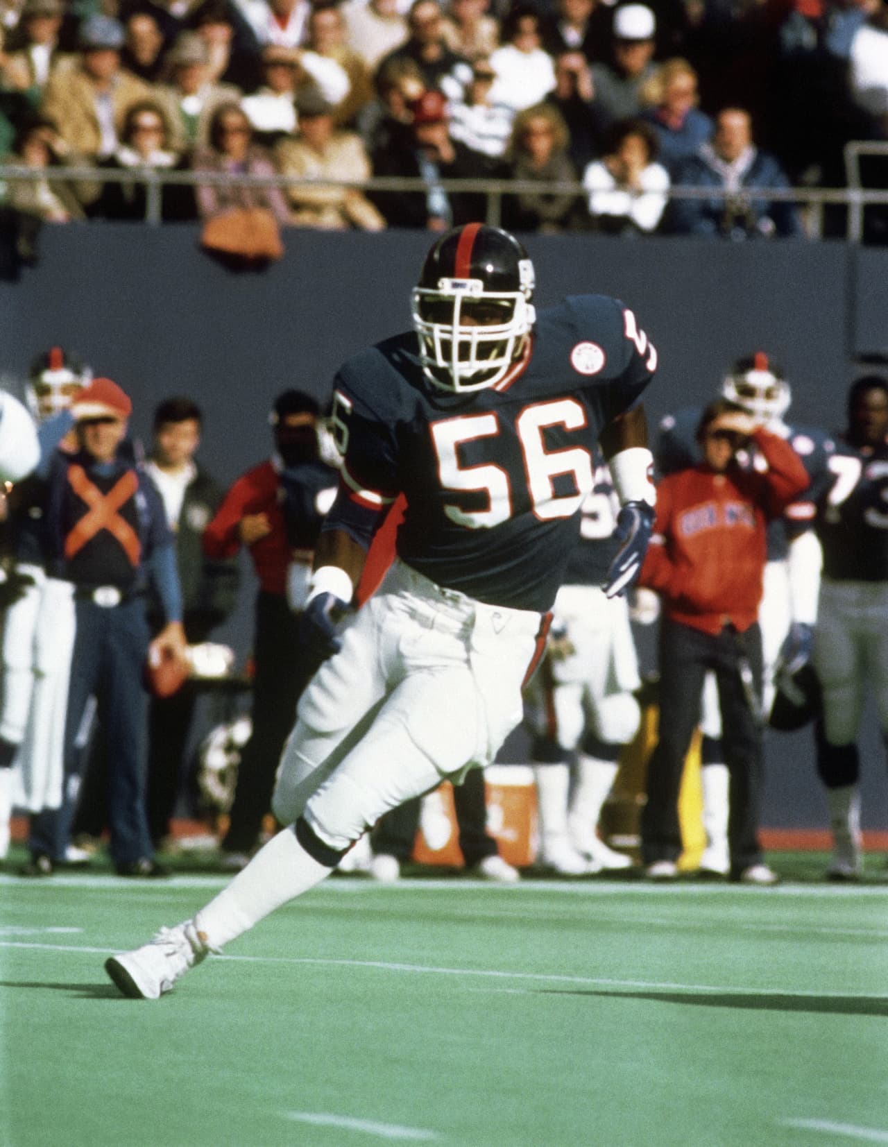 <b>New York Giants: LB Lawrence Taylor</b>. Uno de los linebackers más temidos de la historia. Ayudó a los Gigantes a ganar dos Super Bowls. Un defensivo fuera de serie por su gran poder intimidador.