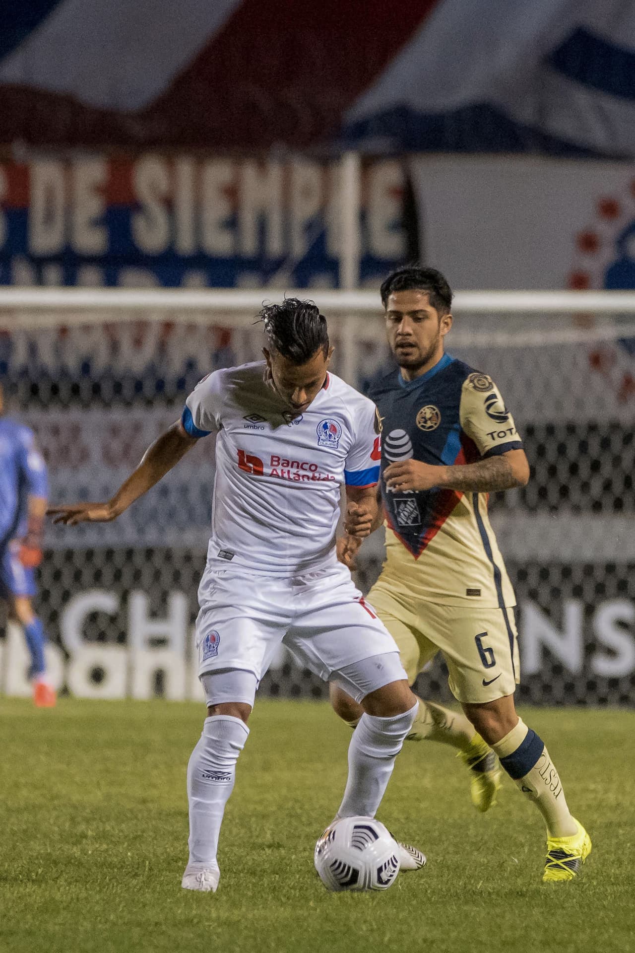 Con anotaciones de Federico Viñas y Sergio Díaz, América logra vencer 1-2 a Olimpia y saborean los cuartos de final de la Concacaf Liga de Campeones.