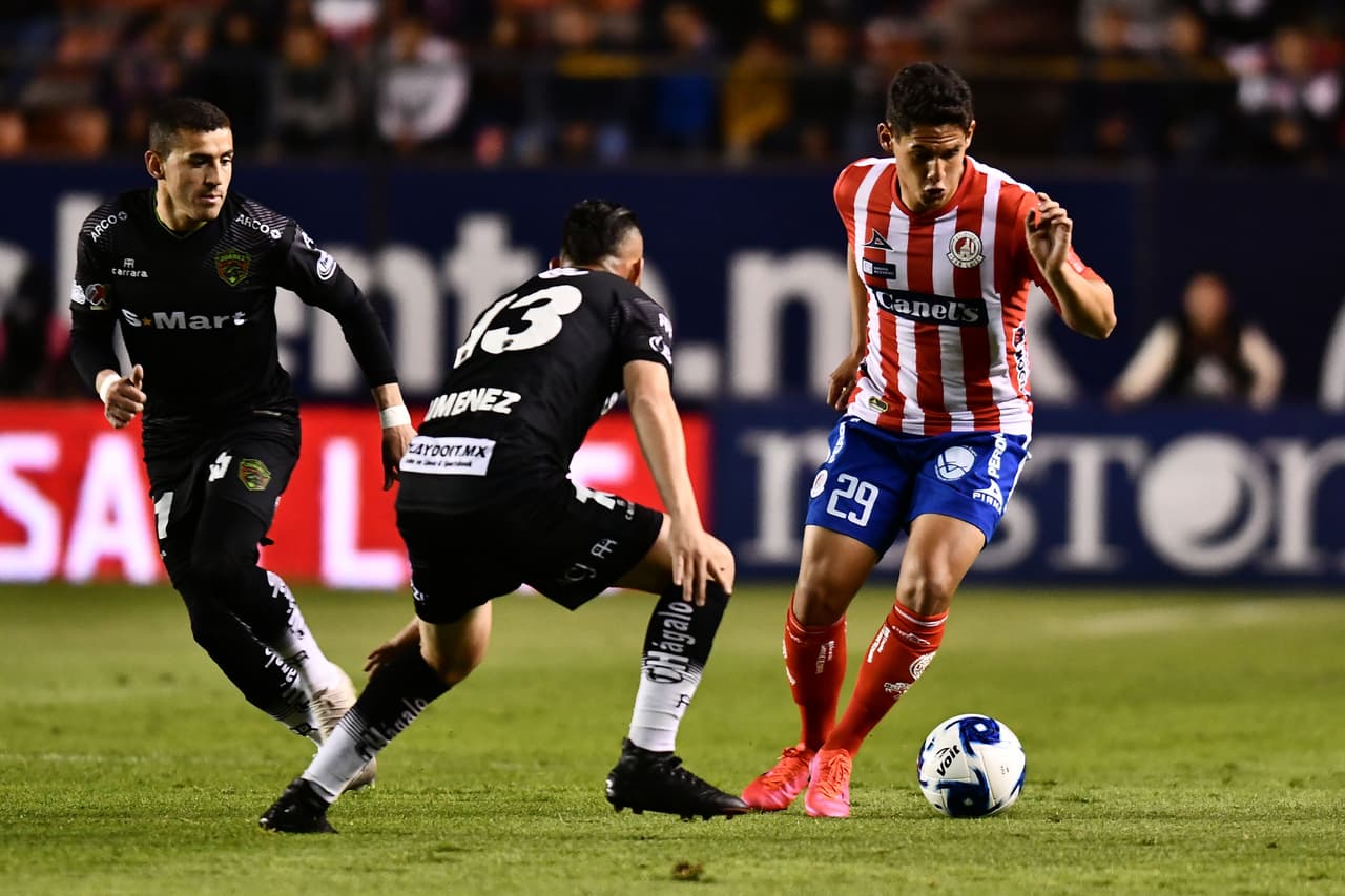 Con goles de Bruno Romo, Flavio Santos y Darío Lezcano, Bravos golea en San Luis y se queda con los tres puntos.