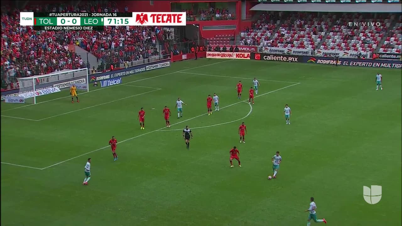 ¡TIRO ATAJADO! disparo por Ángel Mena.