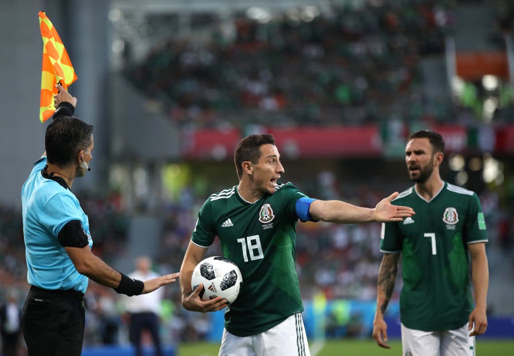 Andrés Guardado: 6. El capitán de la selección se vio muy desconcentrado en el partido. El jugador del Real Betis por momentos lució sin un propósito en el terreno de juego. Salió de cambio.