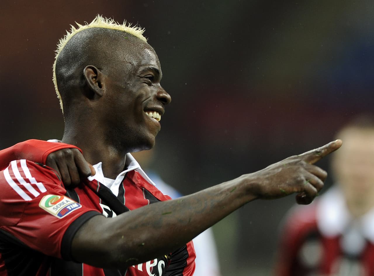 Balotelli esbozaba más alegría cuando pasó en 2013 a Milán, club de sus amores, aunque sin ser un hombre de festejos explosivos.