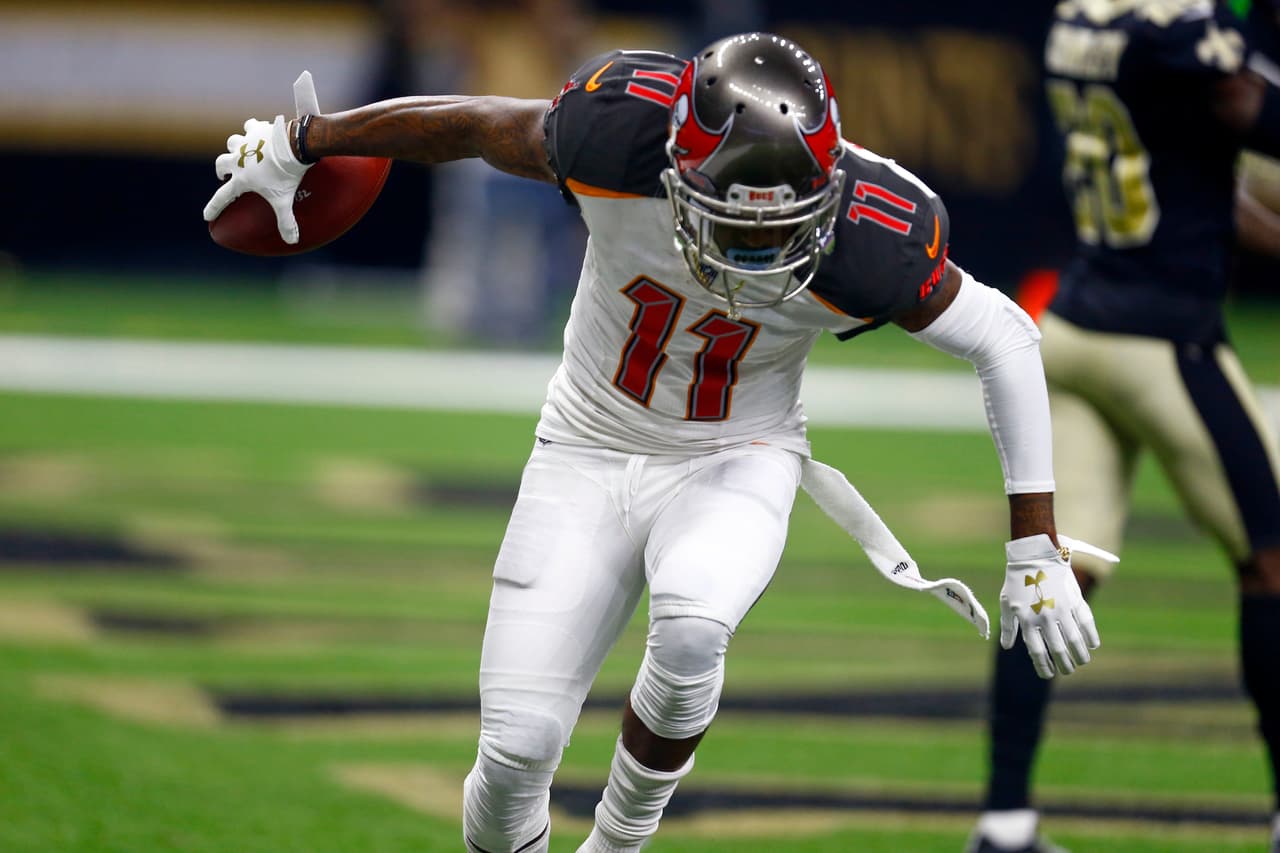 Con un envío a la zona final de Fitzpatrick para DeSean Jackson, un pase de 36 yardas, Tampa se separaba de manera importante al dejar el pizarrón 48-24.