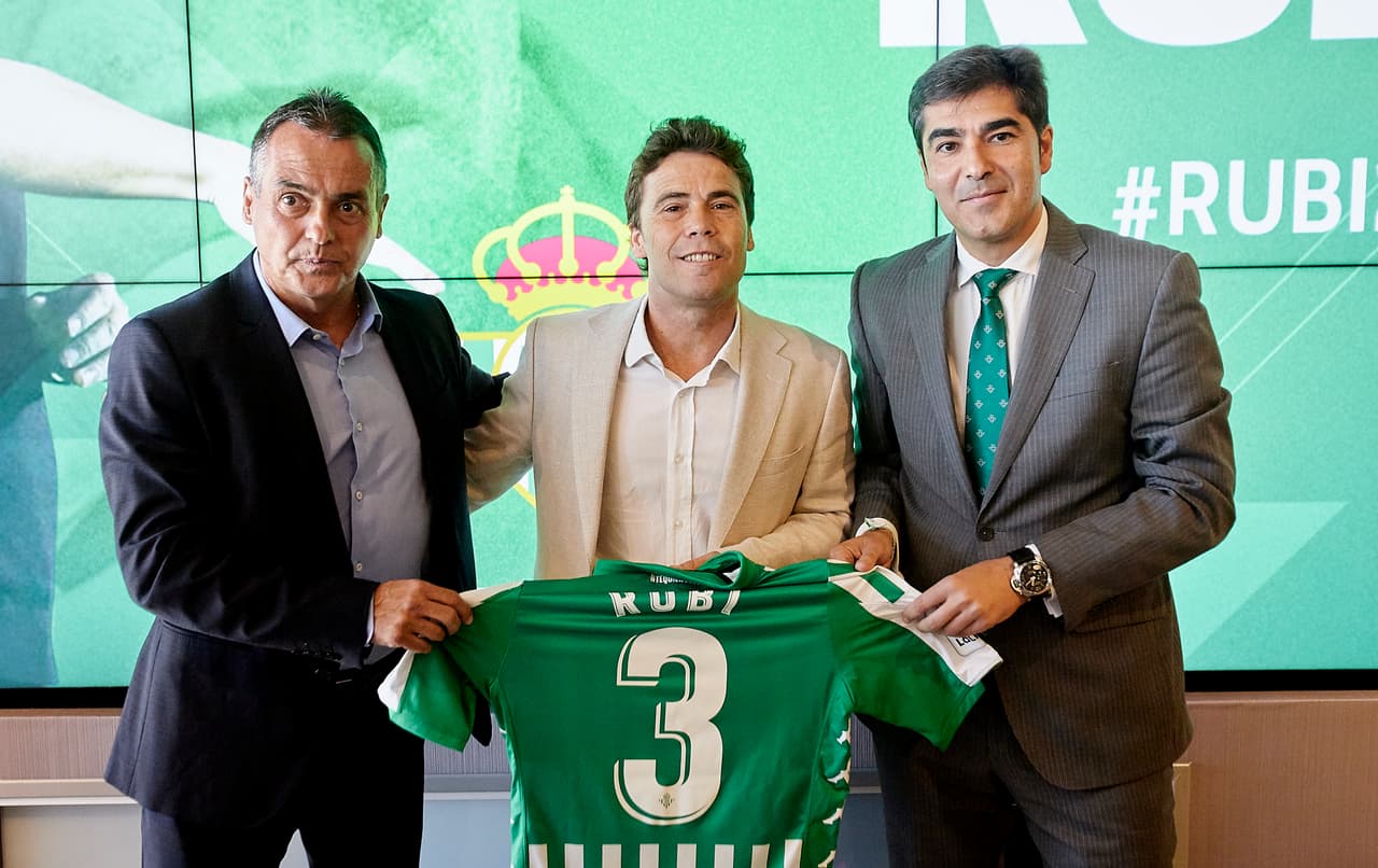 El Real Betis presentó a Rubi como nuevo entrenador hasta el 2022.