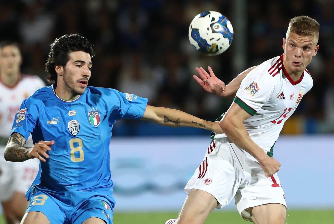 Por ahora puede gozar de lo alto de la tabla del conjunto italiano que tendrá compromisos más complicados por delante.
<br>