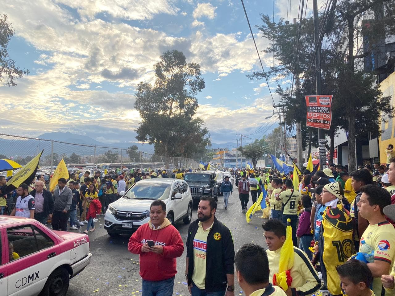 Gran ambiente familiar, en el Estadio Azteca, previo a la final del Apertura '19 entre el América y los Rayados de Monterrey.