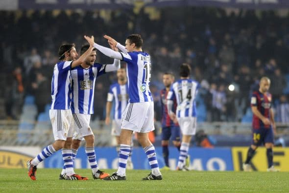 Al final la Real Sociedad mantendría la ventaja y con ella conseguiría la victoria sobre un Barcelona que no inició bien el 2015.