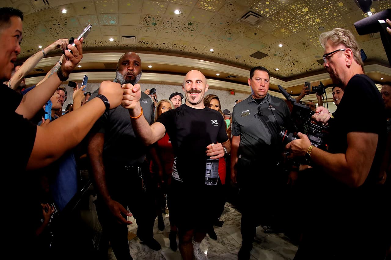 Por último, David Lemieux y Gary O'Sullivan no faltaron a la "fiesta", pues también verán acción arriba del ring la noche del 15 de septiembre.