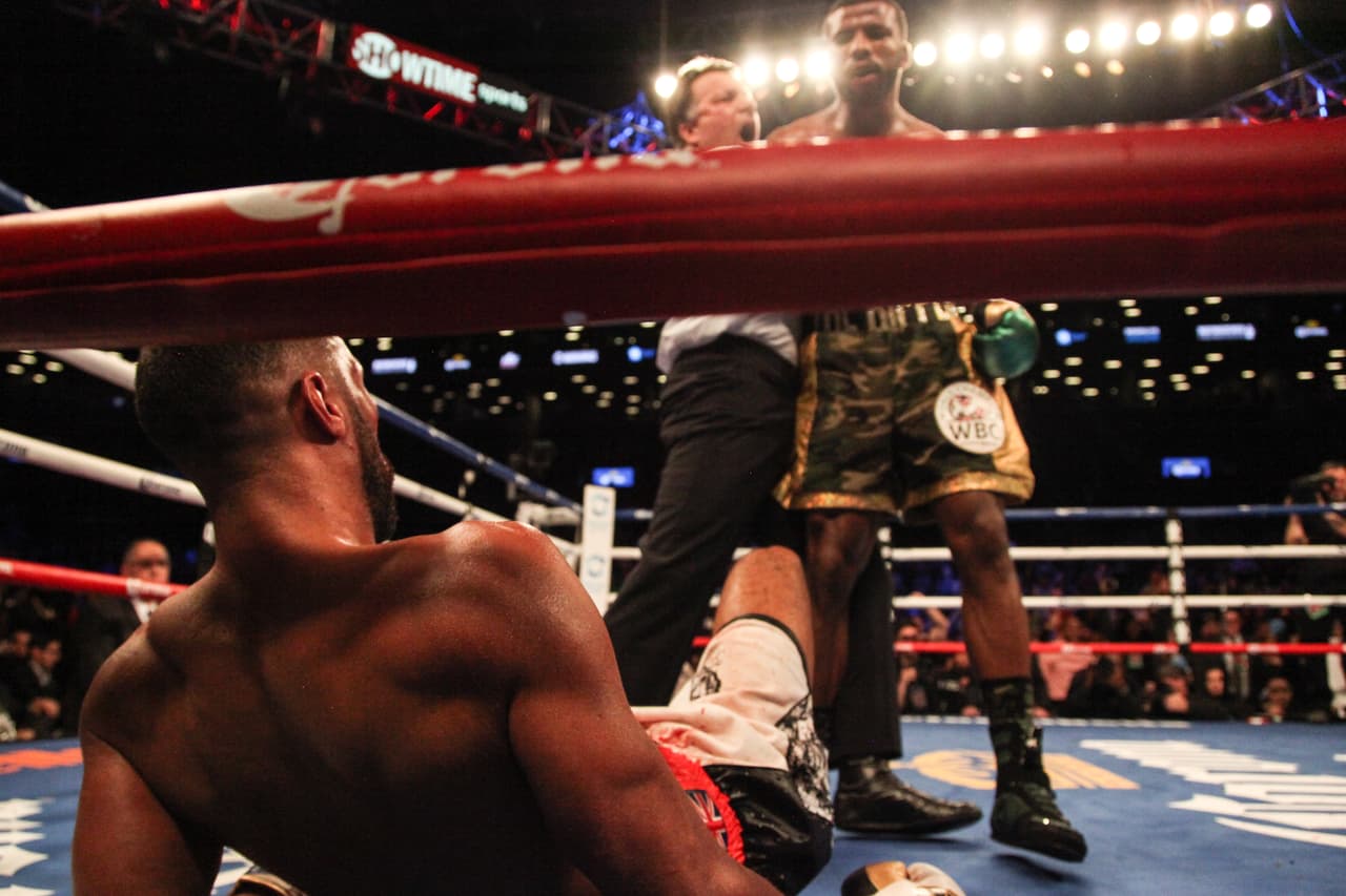 Y ya en el último round Badou Jack logró derribar a James DeGale e intentó noquearlo, pero el tiempo se agotó.