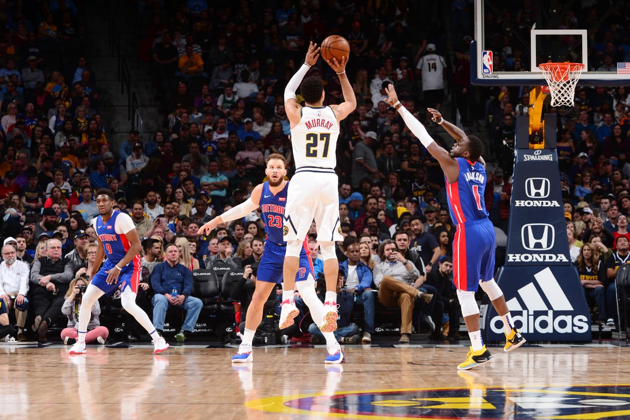 Pistons 92-95 Nuggets: el quinteto de Denver retrasó el avance en el Este de Detroit, que se quedó en 37 triunfos ocupando el séptimo lugar. En los ganadores, Jamal Murray fue quien más se destacó con 33 puntos, cinco asistencias y tres rebotes.