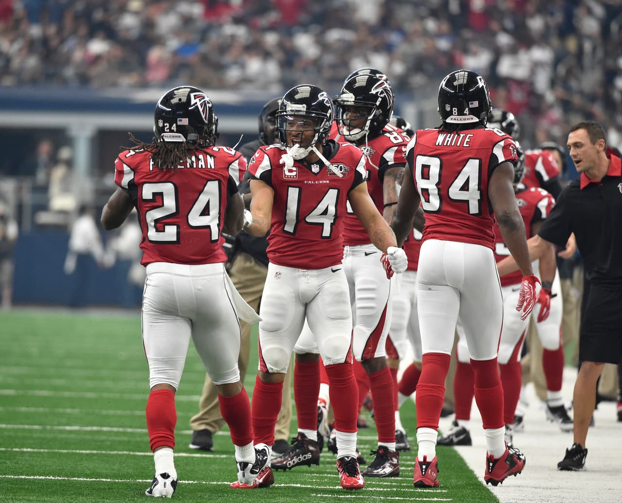 Los Falcons superaron a los Cowboys 14-0 en el cuarto periodo y se convirtieron en el primer equipo en la historia de la NFL en empezar una temporada 3-0 tras ir perdiendo en el cuarto periodo de cado uno de esos juegos. (Foto: AP-NFL).