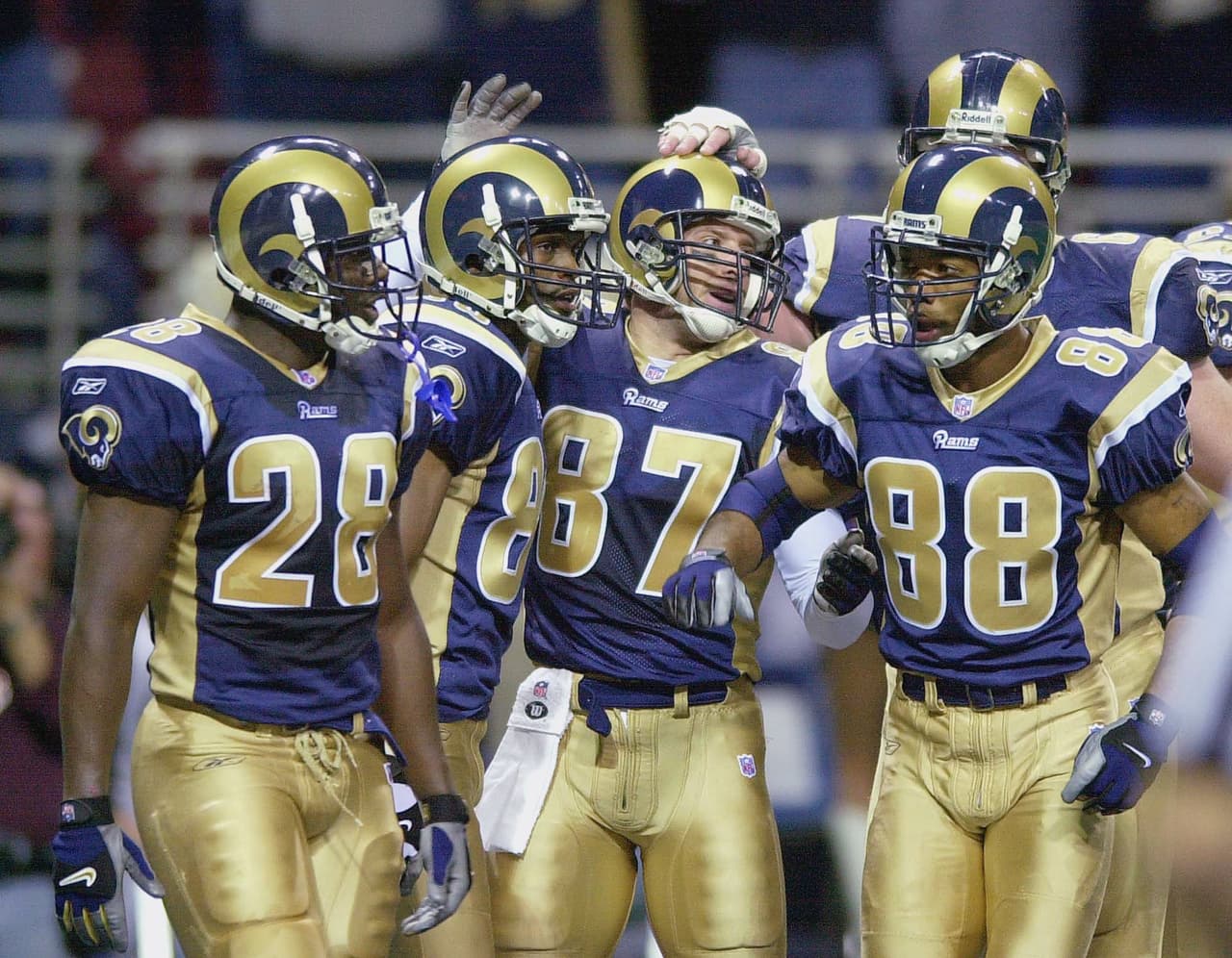 Los otros dos equipos en conseguir ese hito fueron los San Diego Chargers de 1982 (JAMES BROOKS y WES CHANDLER, el 20 de diciembreen victoria de 50-24 sobre Cincinnati) y los Rams del 2001 (MARSHALL FAULK y TORRY HOLT, 30 de diciembre en victoria 42-17 sobre Indianapolis). (Foto: AP-NFL).