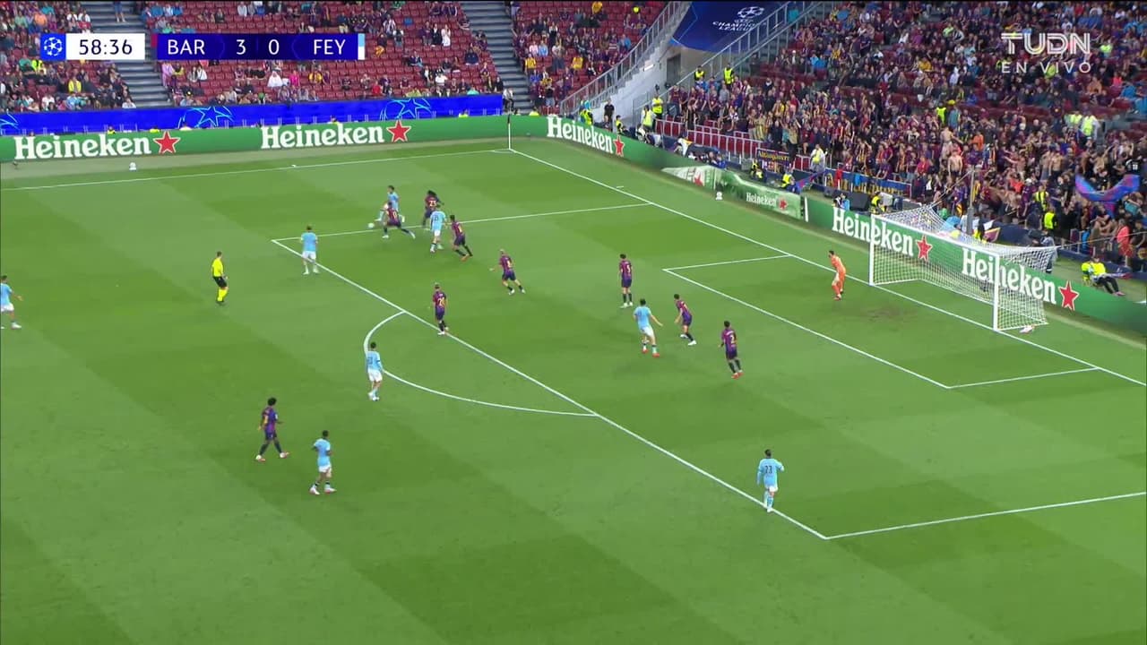 ¡GOL!  anota para Feyenoord. Nacho Ferri