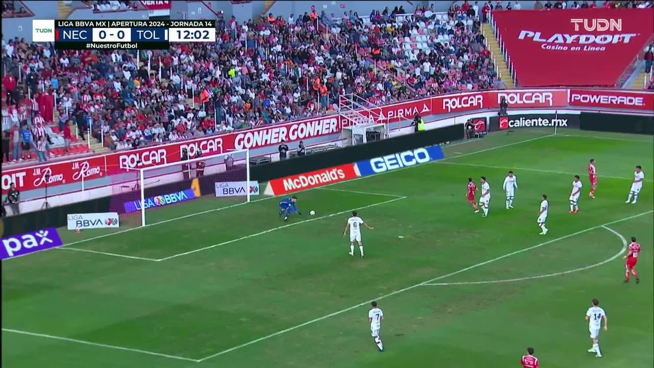 ¡TIRO ATAJADO! disparo por Tomás Badaloni.