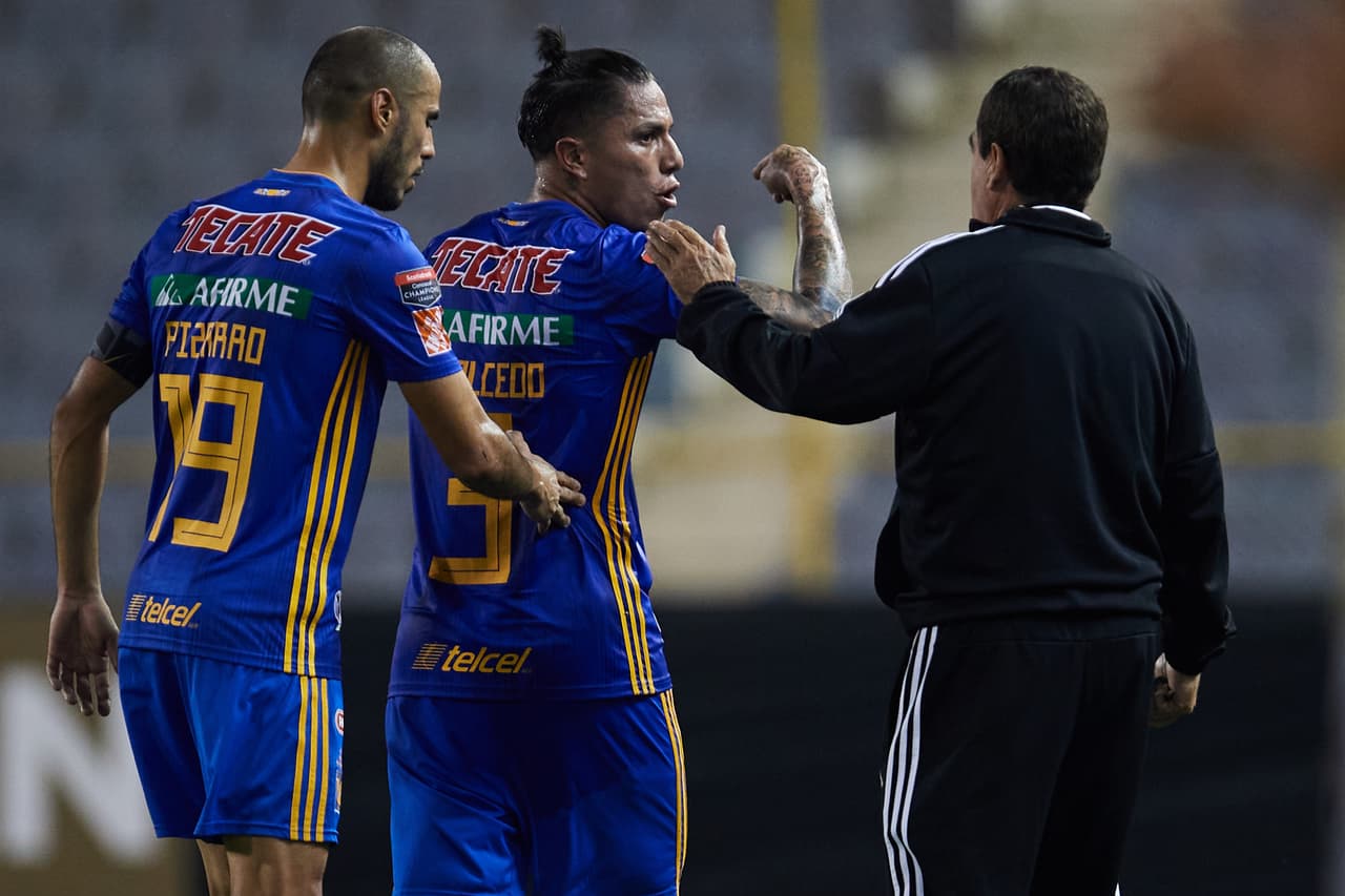 Se calentaron lo ánimos hacia el final del partido.