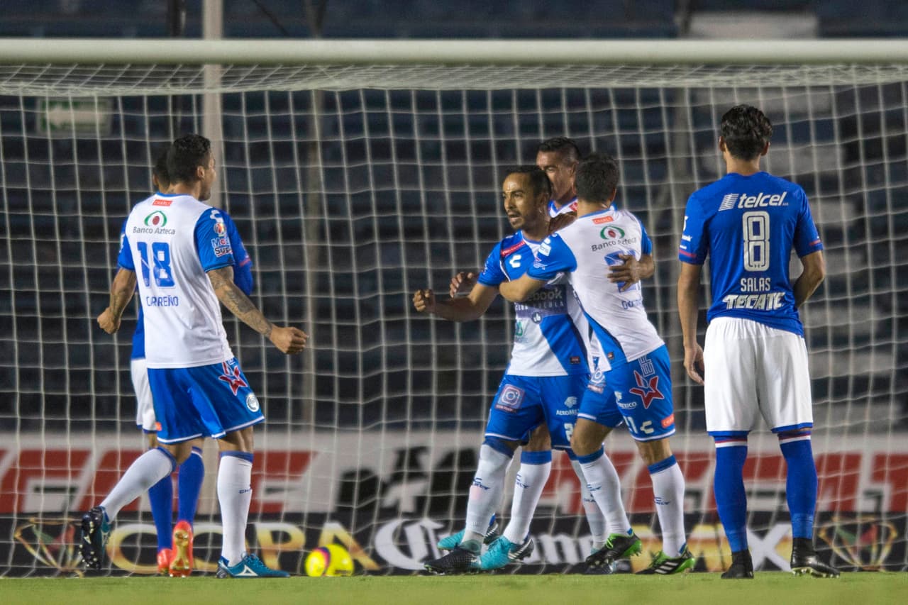 Tan solo dos minutos después, Torres repetiría en el marcador después de que el colombiano Omar Fernández le cediera la pelota en el borde del área, con un toque sutil, y este rematara para el 2-0.