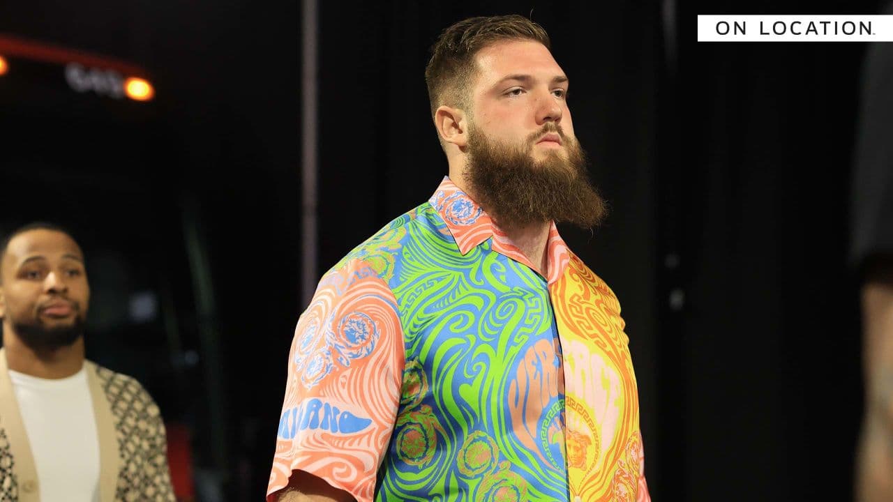 De traje, casual, formal, jeans, trajes, zapatos, tenis, gorras y con mucho glamour, los jugadores tanto de los Cincinnati Bengals y Los Angeles Rams hacen su primera aparición previa al Super Bowl LVI con estos diversos looks.