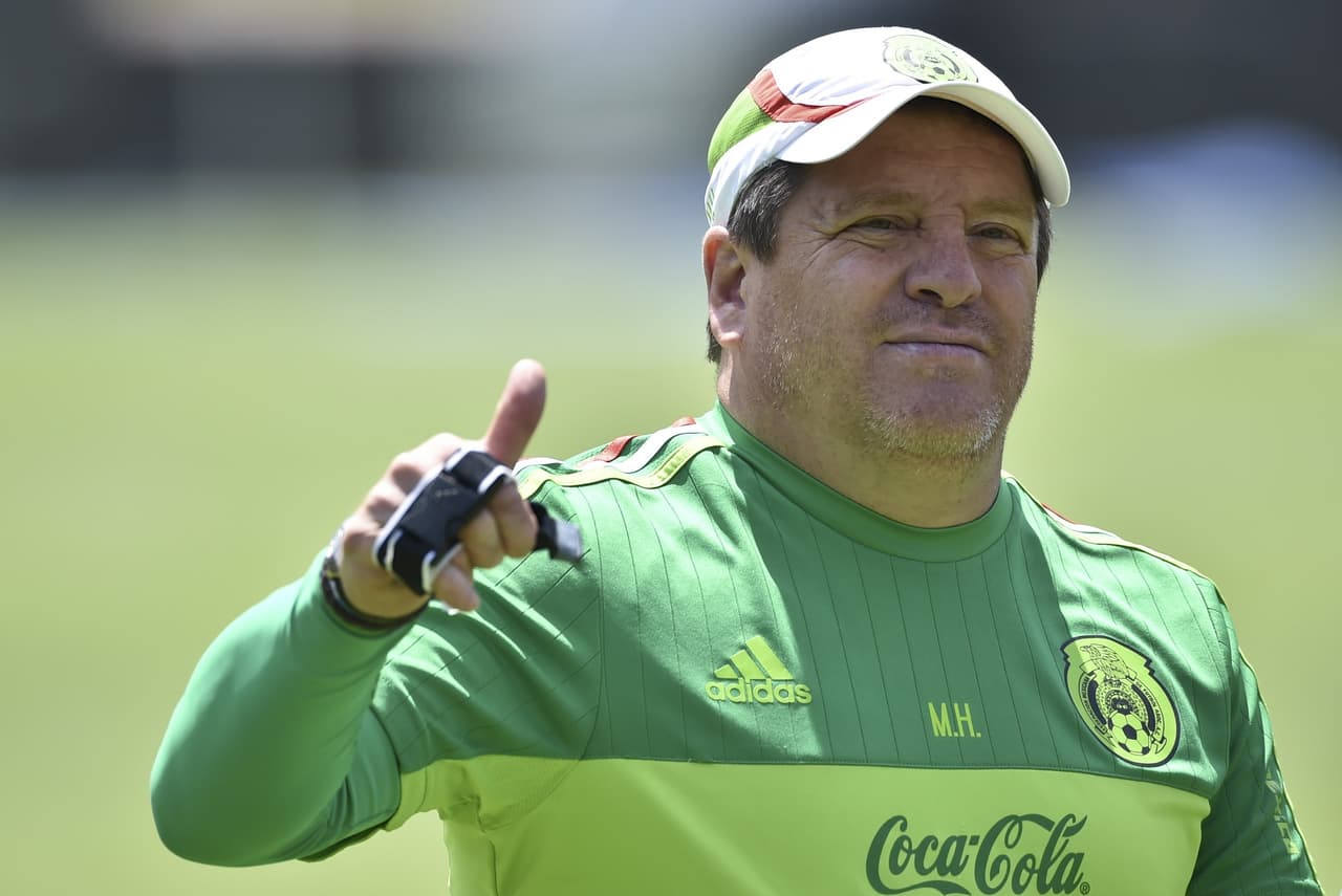 El ‘Piojo’ Herrera llegó al Tri en 2013 para disputar el repechaje ante Nueva Zelanda luego del Hexagonal Final en el que México estuvo a punto de no asistir a la Copa del Mundo de Brasil 2014 por su mala actuación en la eliminatoria.