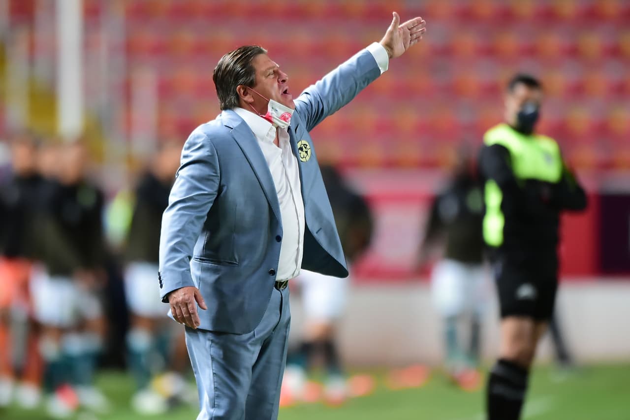 Piojo Herrera explica discusión con árbitro