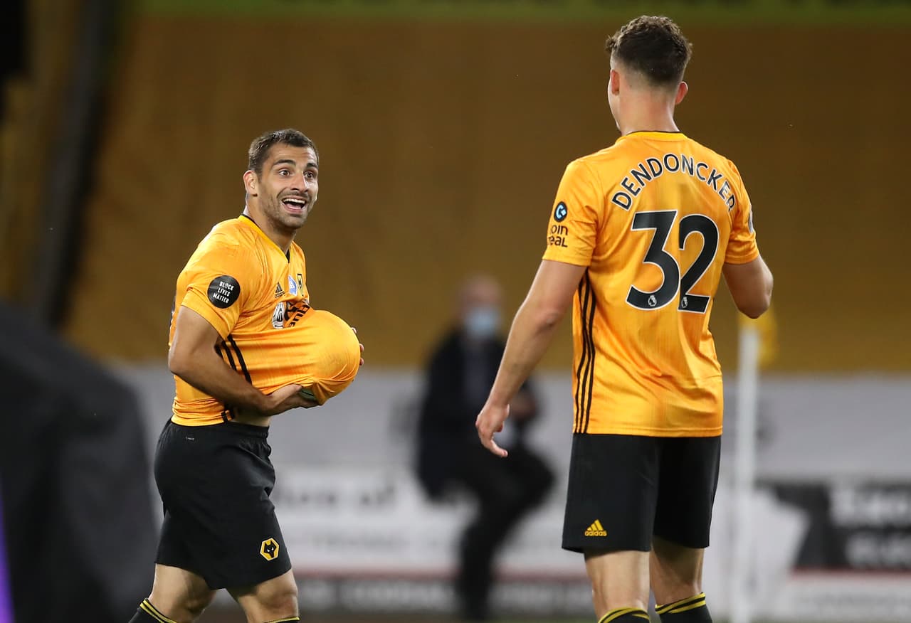 Con goles de Daniel Podence y Jonny Otto, los Lobos consiguen los tres puntos y continúan en la lucha de competiciones europeas.