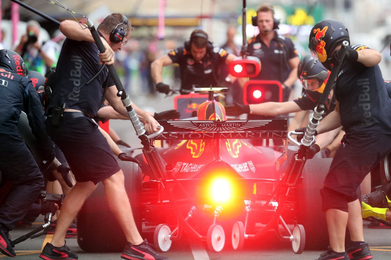 Postales de la jornada de entrenamientos del Gran Premio de Azerbaiyán, la tercera carrera de la temporada en la que se vive una mezcla de intensidad por los resultados con los paisajes de Bakú.