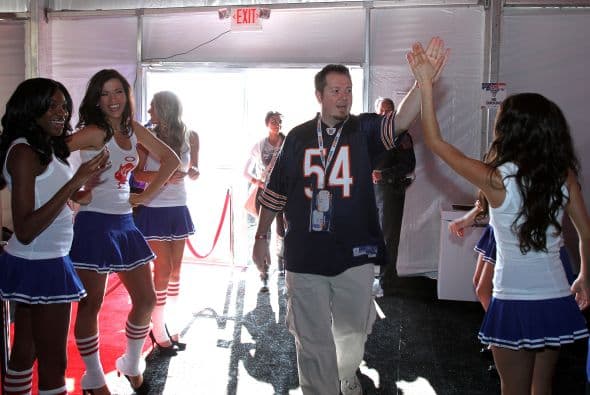 Un fanático de Bears representó a Brian Urlacher.