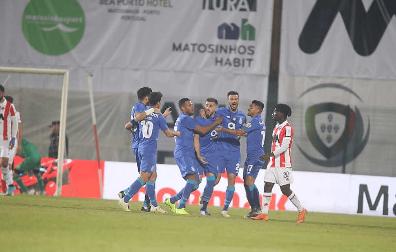 Y tan pronto como a los 11 minutos, los Dragones se adelantaron en el marcador y fue el mexicano Héctor Herrera el que marcó esa anotación.