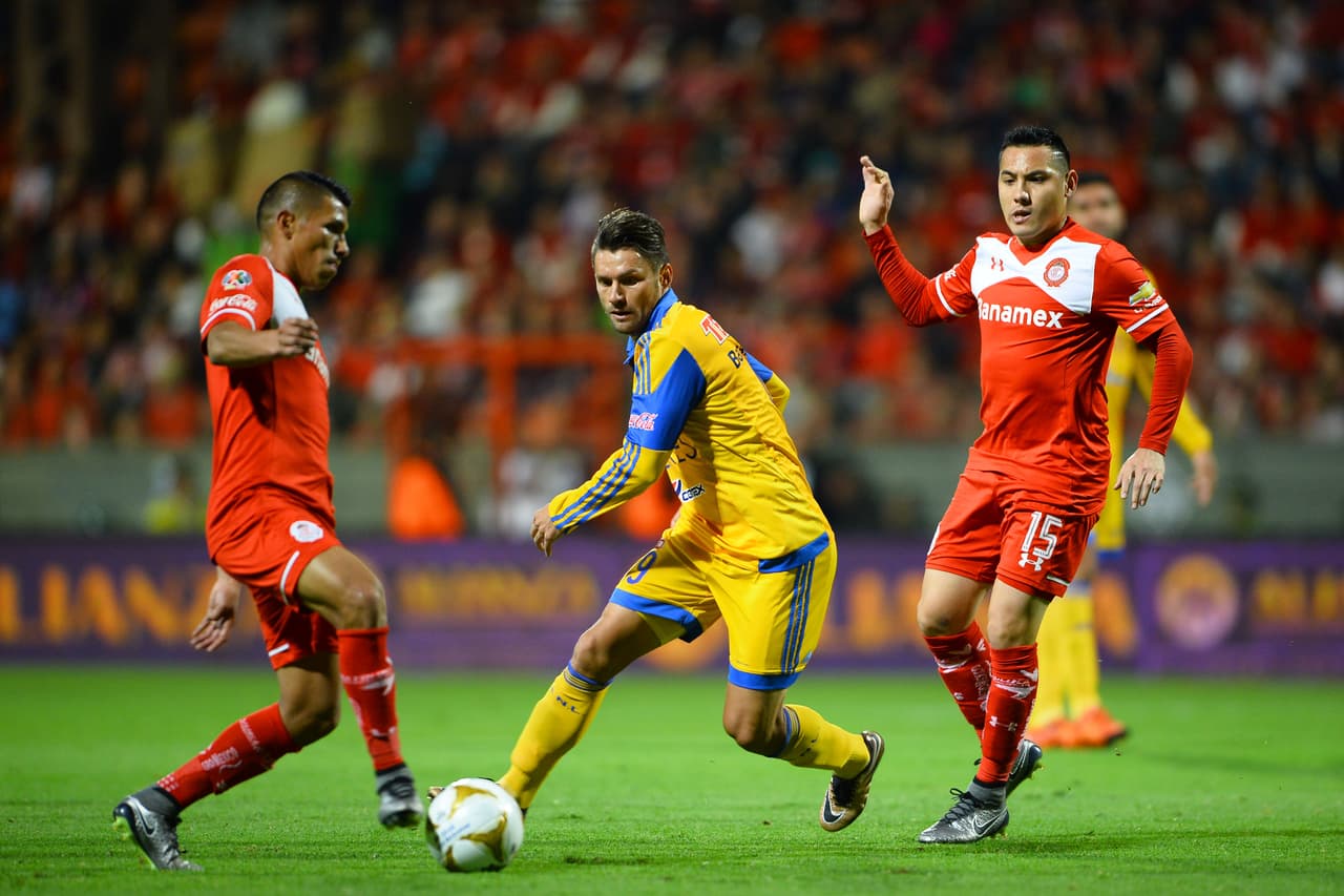 Sin embargo, el jugador de Tigres, Rafael Sobis, ha armado una buena dupla con Gignac que ha generado ser una delantera de miedo para los rivales.