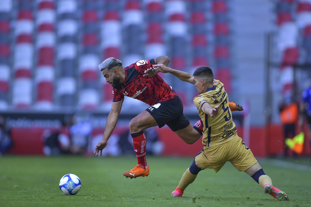 Una polémica victoria para los 'Diablos Rojos', pues el árbitro anuló un gol para los Pumas de la UNAM y, de último minuto, Alexis Canelo anotó el gol del gane para Toluca en casa, durante la Jornada 6 del Torneo Guard1anes 2021.