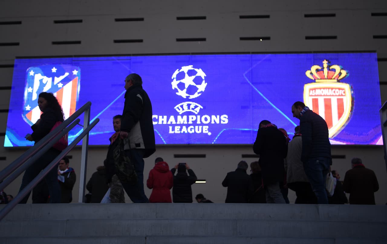 Los aficionados locales llegaban con la ilusión de poder sumar otros tres puntos y así confirmar su clasificación a octavos de final.